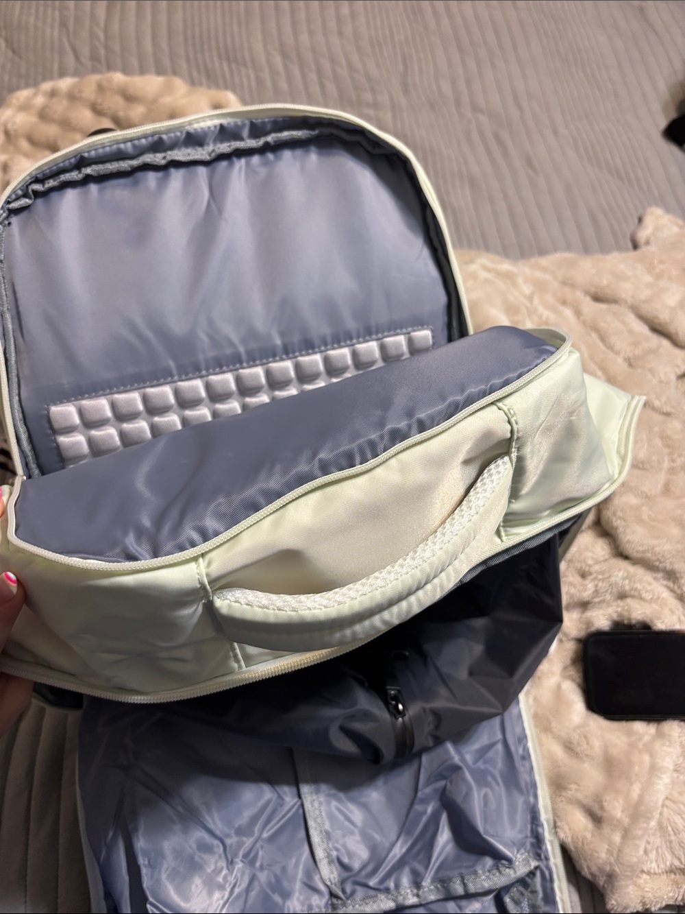 Travel backpack - Picture 4 of 4